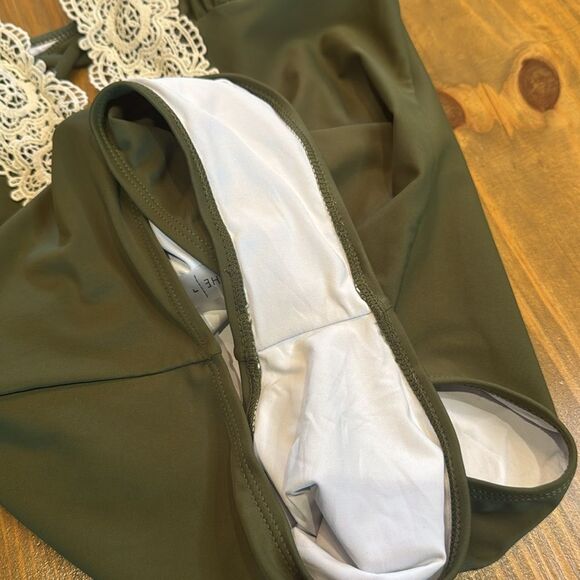 Cupshe Women's Vintage Lace plunge One-Piece Swimsuit Large NWOT - Picture 8 of 13